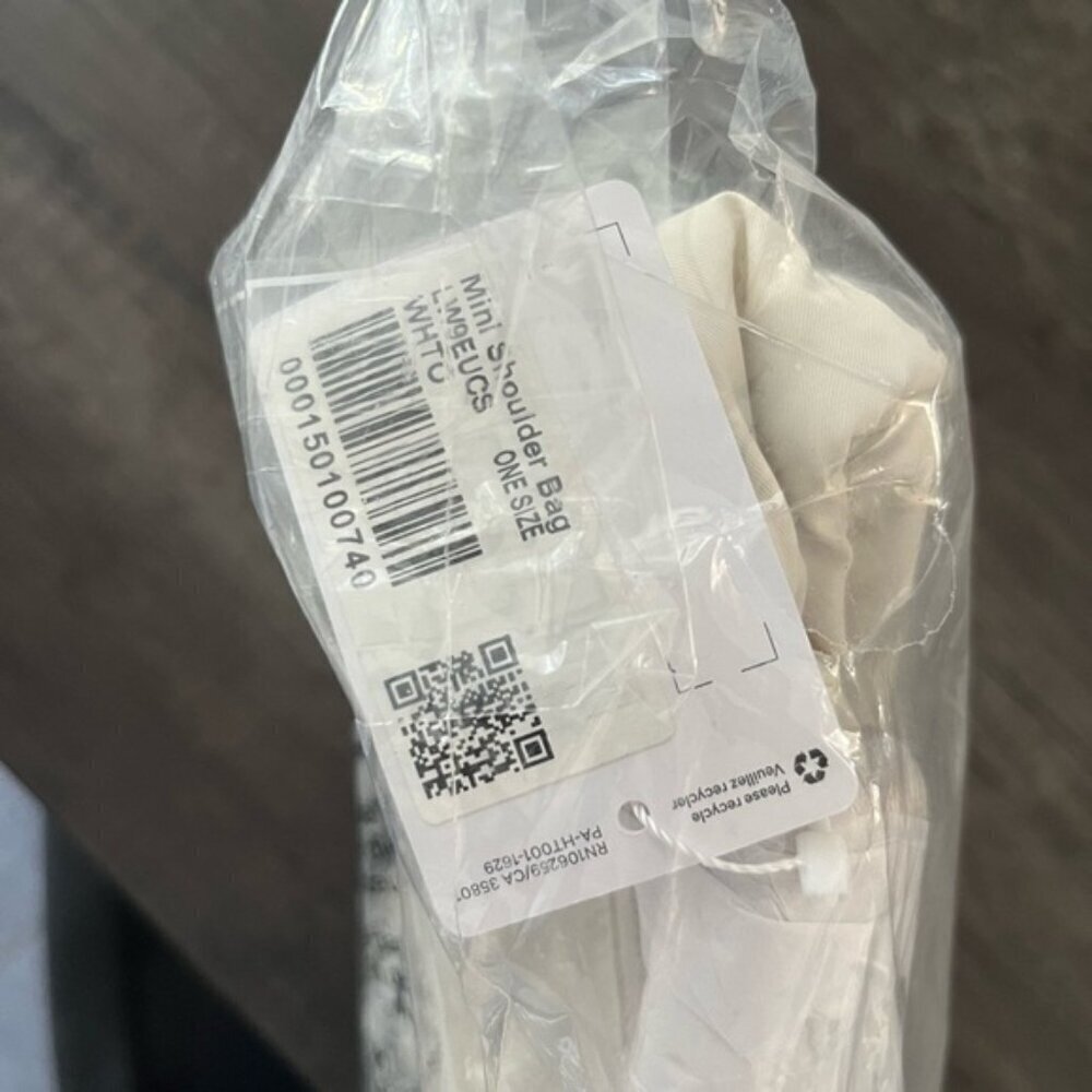 NWT 🆕 Lululemon Mini Shoulder Bag 4L - White Opal - Picture 2 of 4